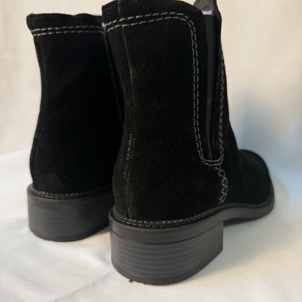 Clarks Womens Black Suede Maye Chelsea Boots sz 6 Outdoor Casual Comfort Winter‎